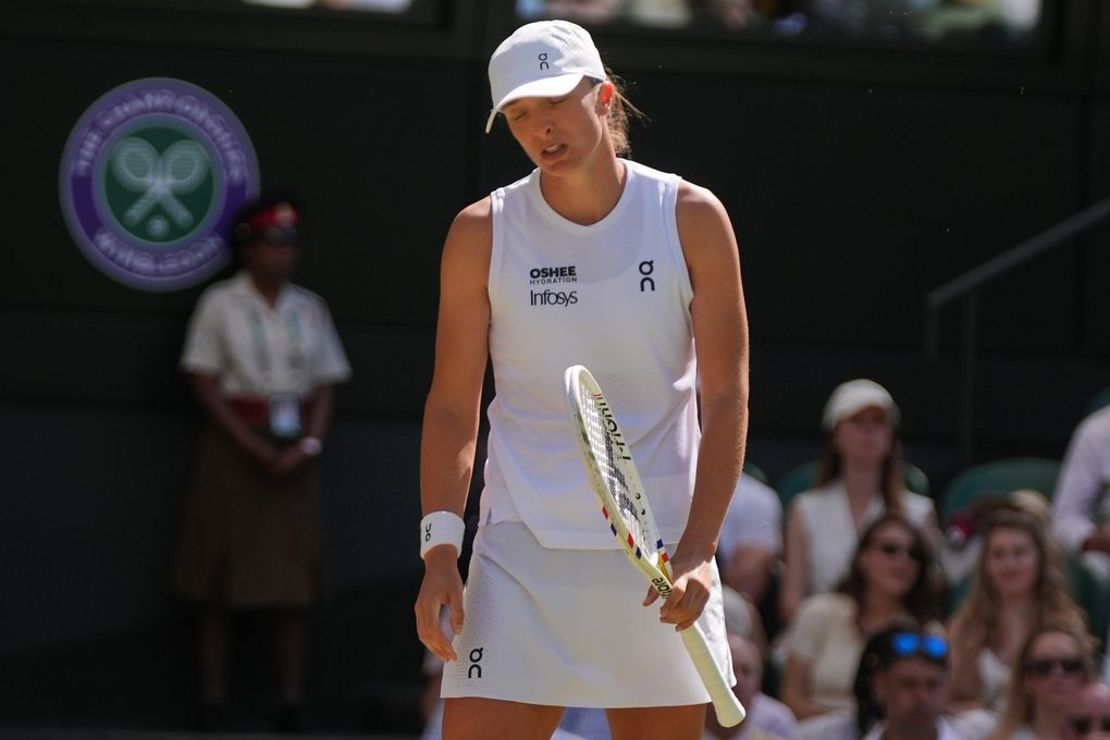 Iga Swiatek thất vọng trong trận thua Alex Eala tại Wimbledon 2026