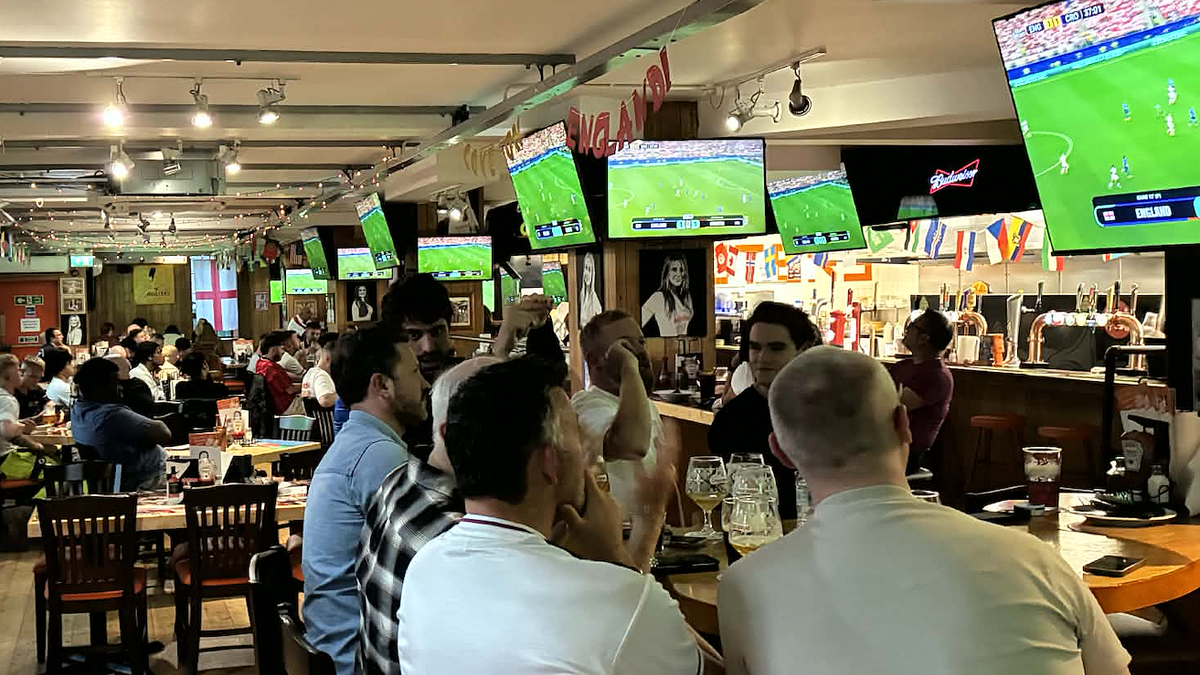 Trải nghiệm World Cup 2026: Người Việt kể chuyện xem bóng đá tại Mỹ
