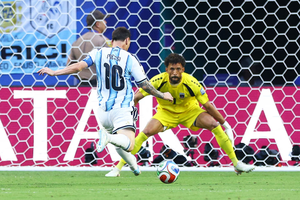 Vozinha Cape Verde World Cup cứu thua trước Argentina