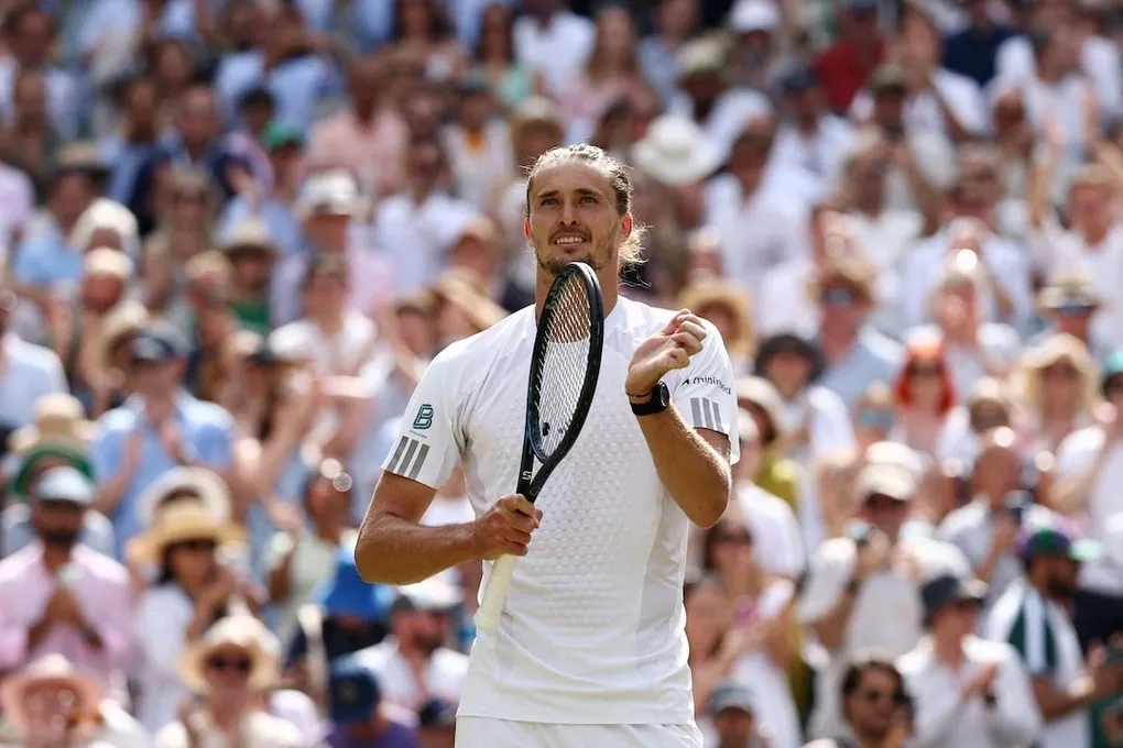 Zverev mừng chiến thắng bán kết Wimbledon 2026