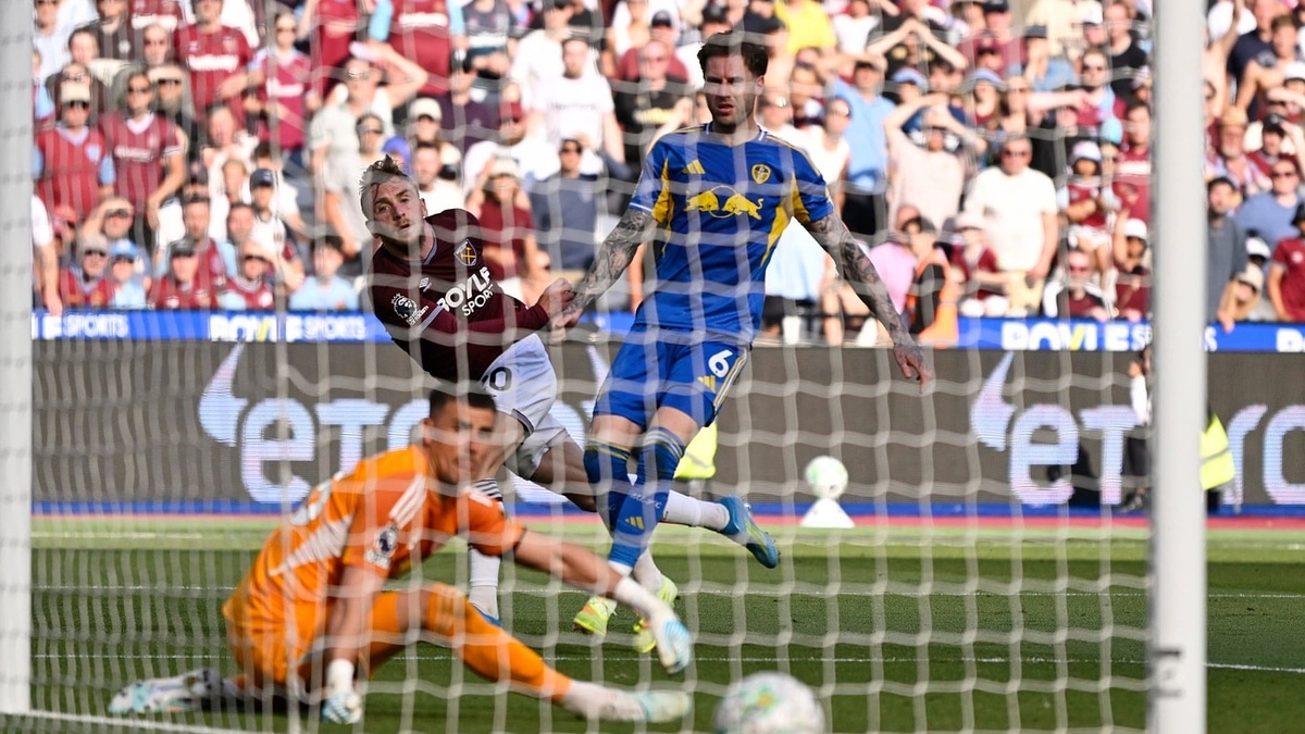 Video trận West Ham 3-0 Leeds: Chiến thắng không đủ trụ hạng