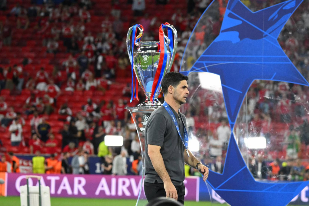 Arsenal Champions League thua luân lưu