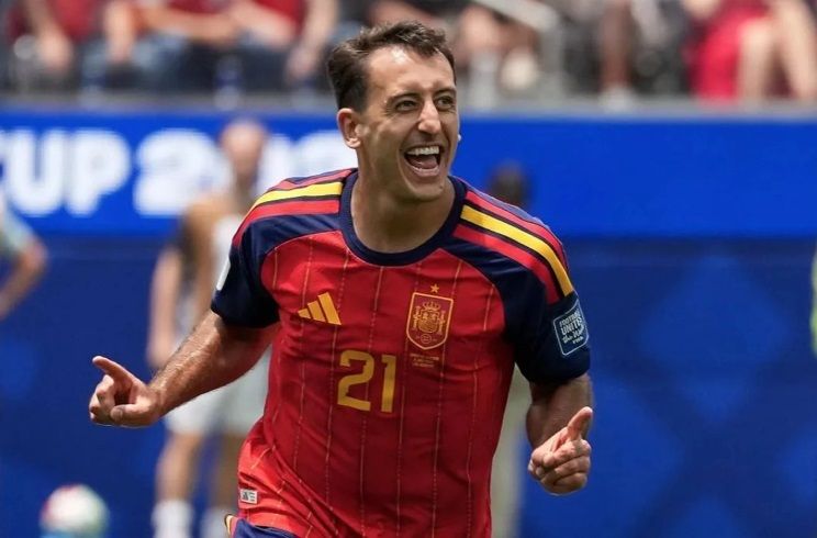 Oyarzabal ăn mừng bàn thắng tại World Cup
