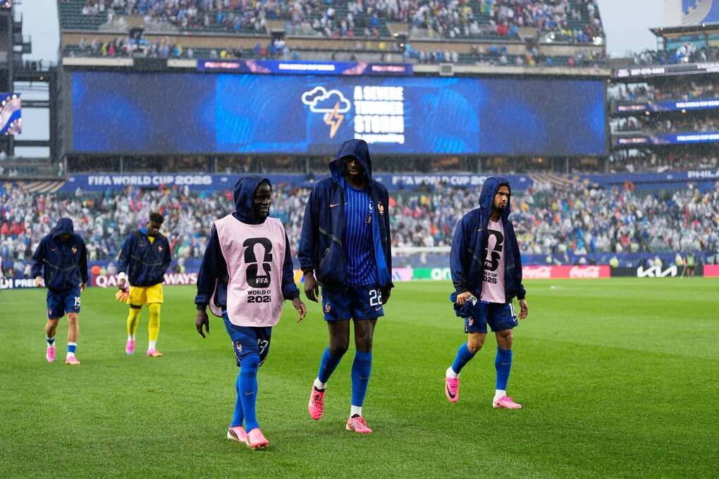 N'Golo Kante, Jean-Philippe Mateta, Warren Zaire-Emery rời sân ở World Cup 2026