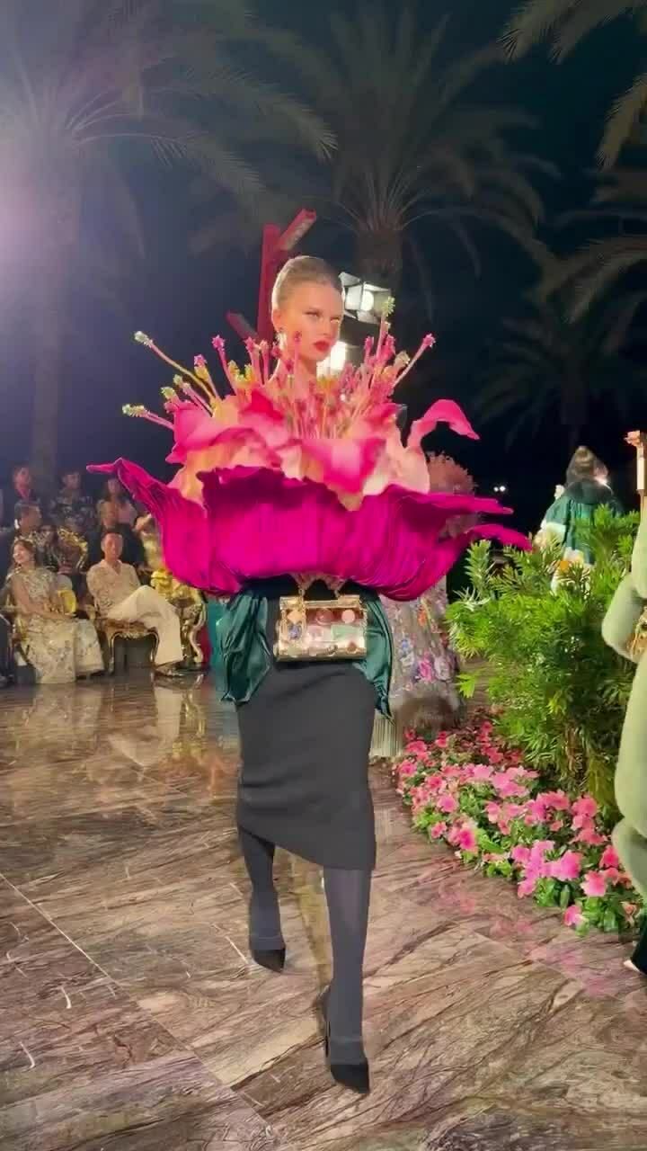 Bộ sưu tập Alta Moda 2026 của Dolce & Gabbana mang chủ đề thần thoại