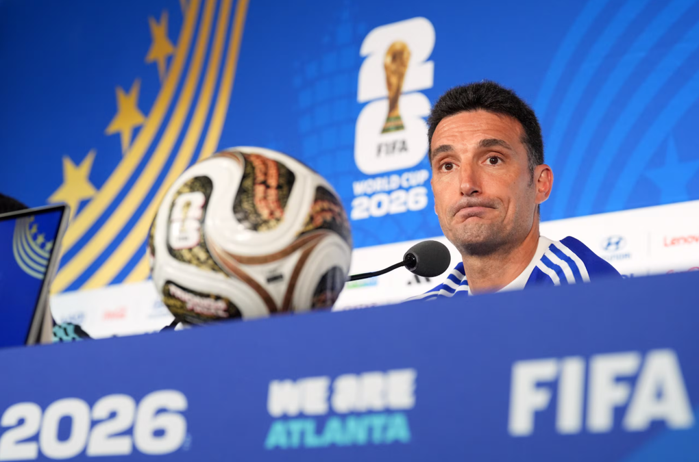 HLV Lionel Scaloni họp báo trước trận bán kết World Cup 2026
