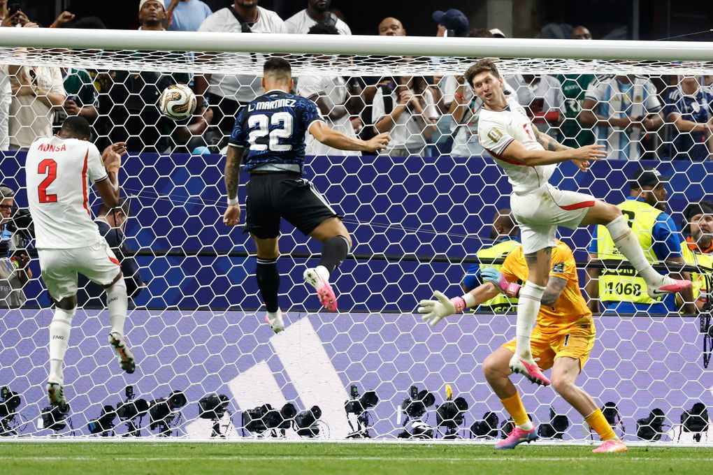 Lautaro Martinez ghi bàn ấn định chiến thắng cho Argentina ở bán kết World Cup 2026